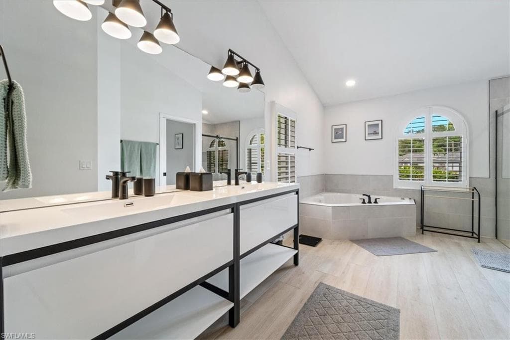 5192 Lochwood CT, NAPLES FL 34112-7