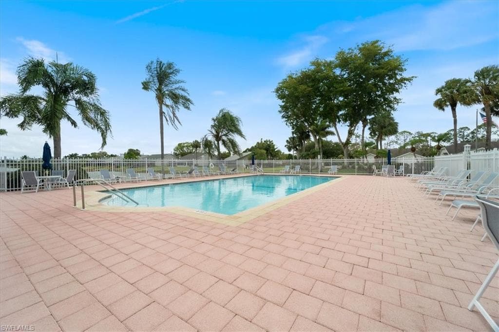 5192 Lochwood CT, NAPLES FL 34112-20