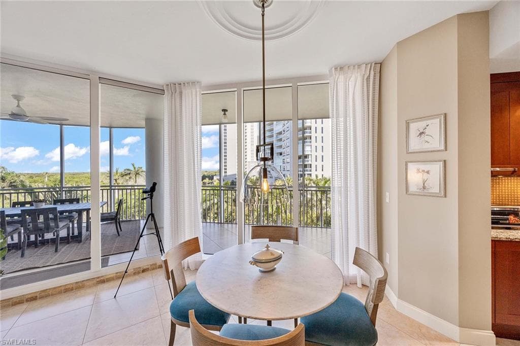 13675 Vanderbilt DR # 510, NAPLES FL 34110-8