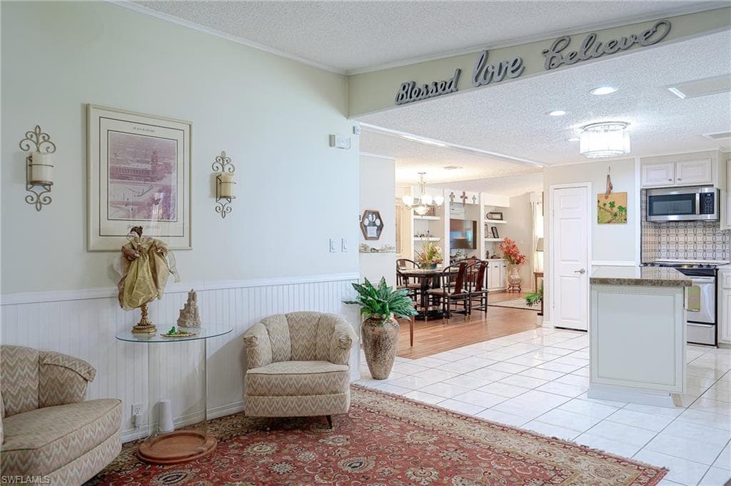 149 Kim DR # 149, NAPLES FL 34104-8