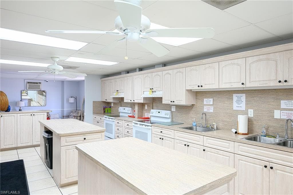 149 Kim DR # 149, NAPLES FL 34104-30