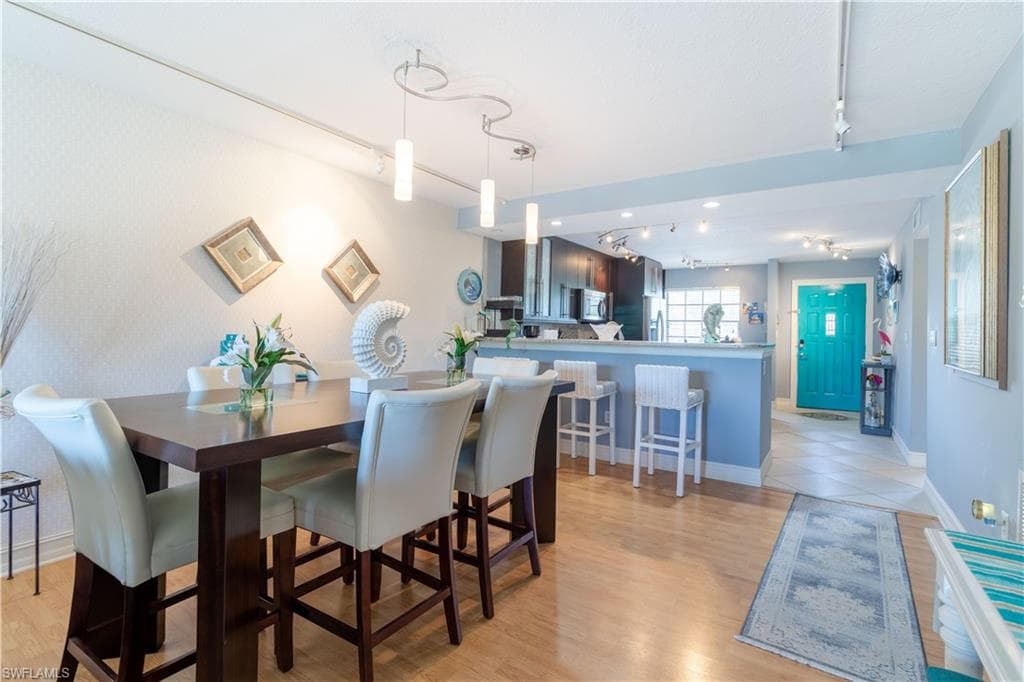 5535 Rattlesnake Hammock RD # 205, NAPLES FL 34113-5