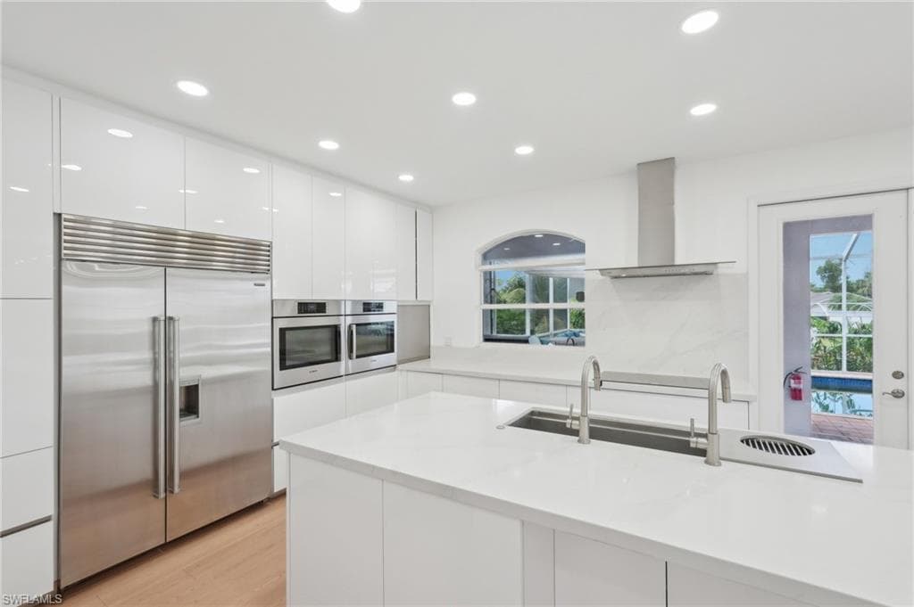 5541 Harborage DR, FORT MYERS FL 33908-17