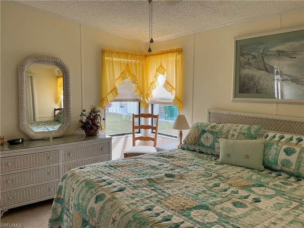 237 Eagle RD # 237, NAPLES FL 34114-15