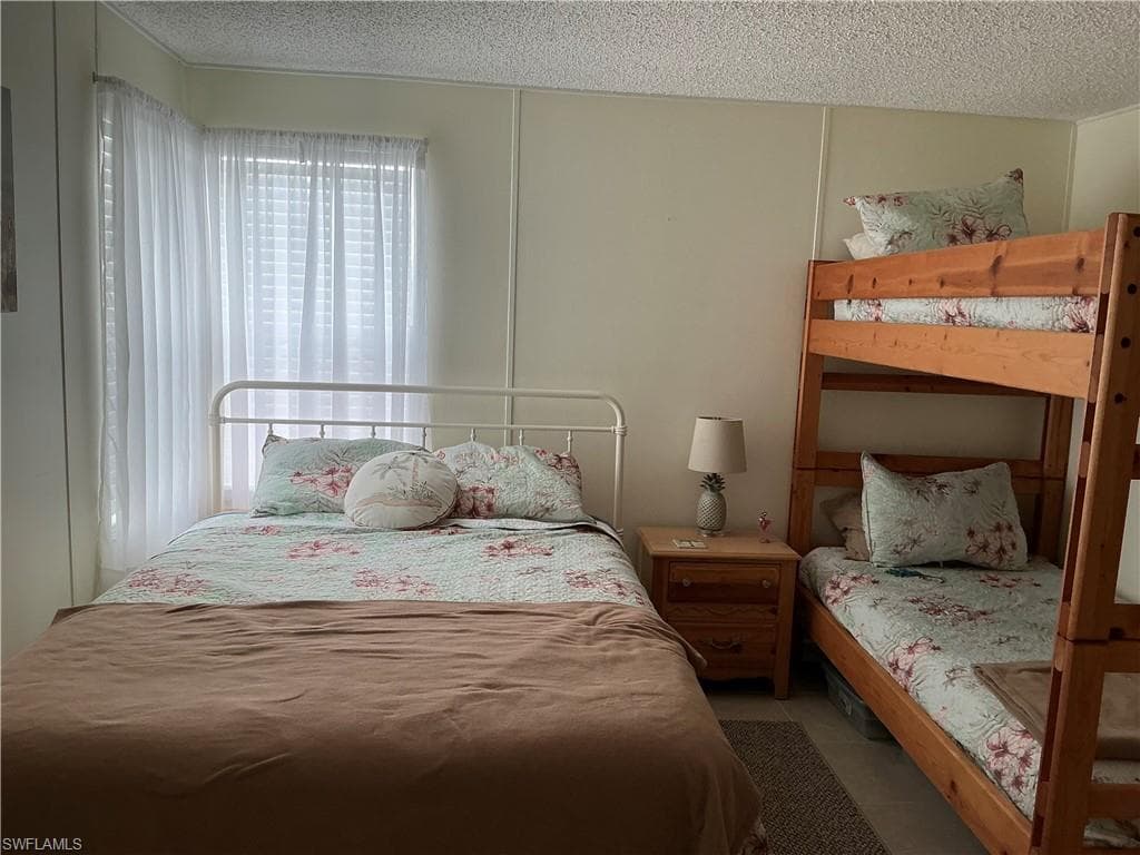 237 Eagle RD # 237, NAPLES FL 34114-17