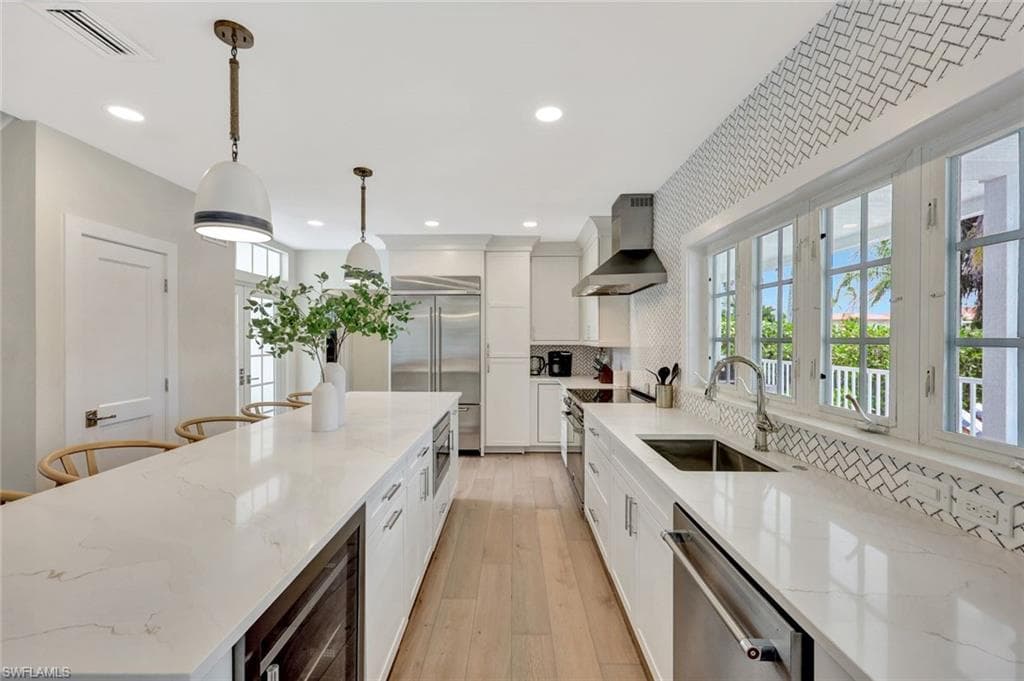 1500 Pelican AVE, NAPLES FL 34102-7