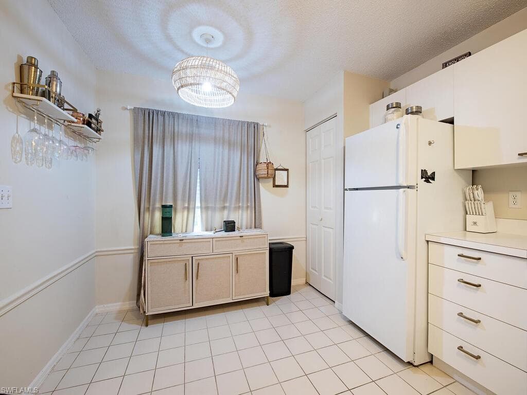 208 Furse Lakes CIR # D6, NAPLES FL 34104-8