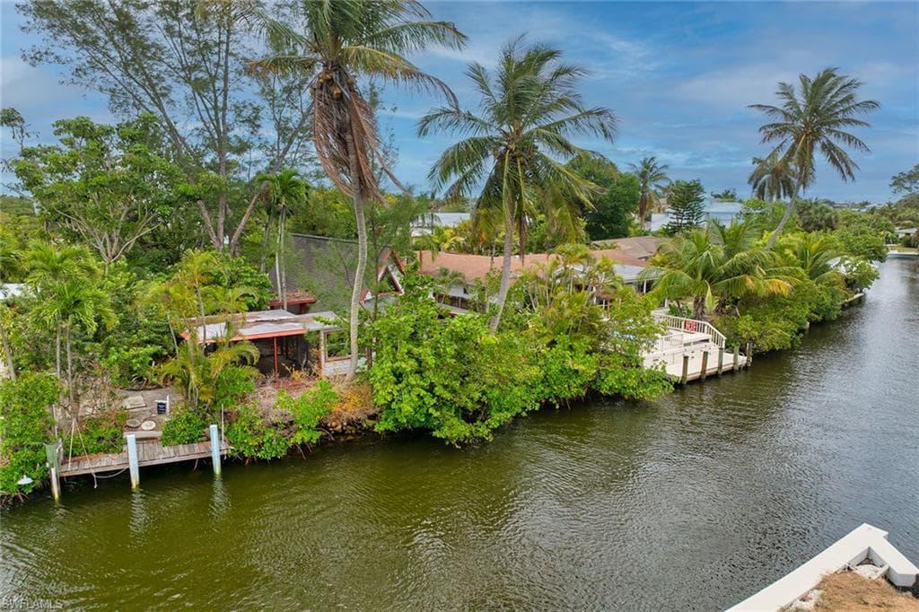 3261 Lakeview DR, NAPLES FL 34112-17