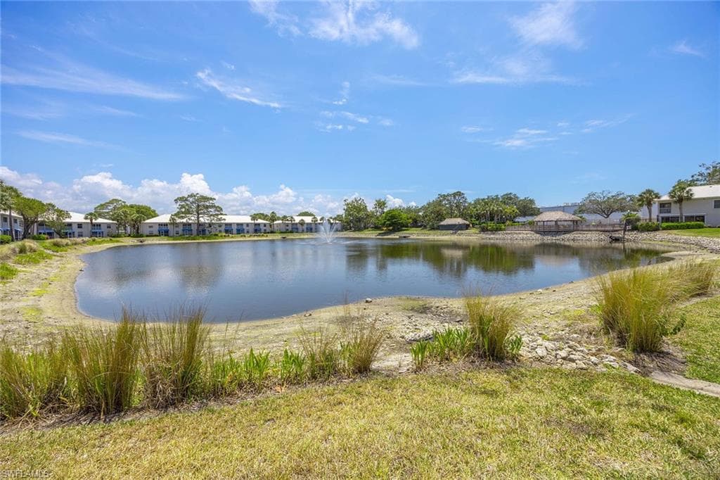 822 Gulf Pavillion DR # 202, NAPLES FL 34108-21