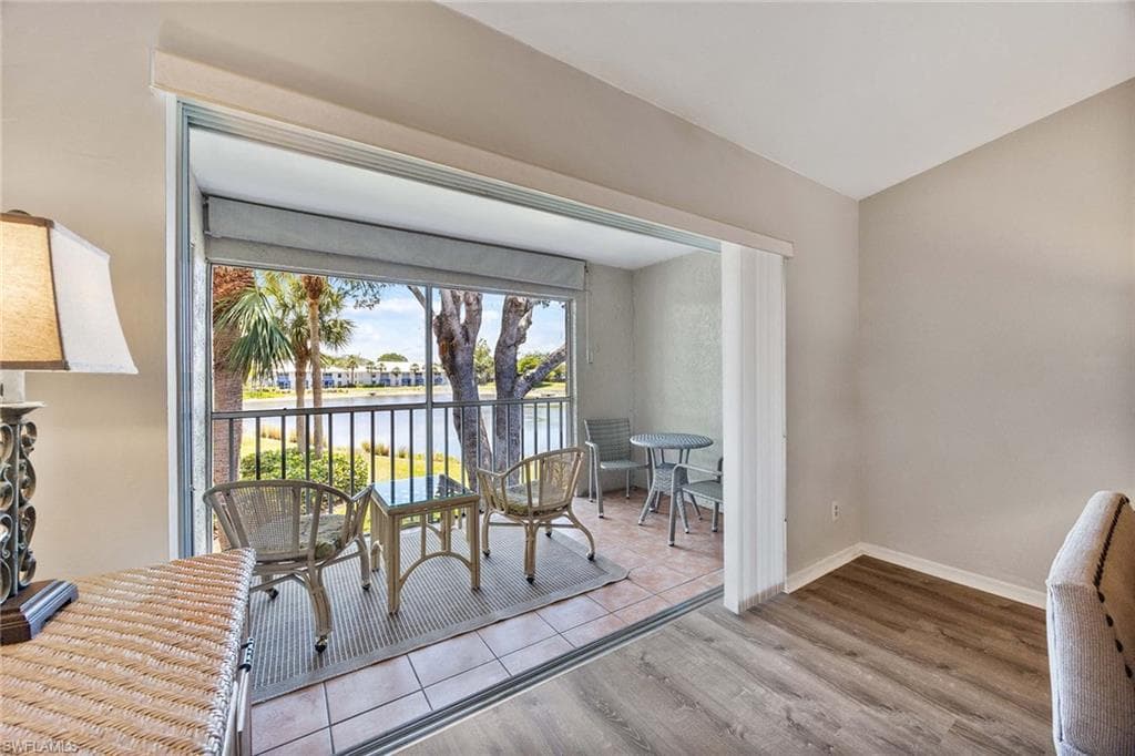 822 Gulf Pavillion DR # 202, NAPLES FL 34108-17