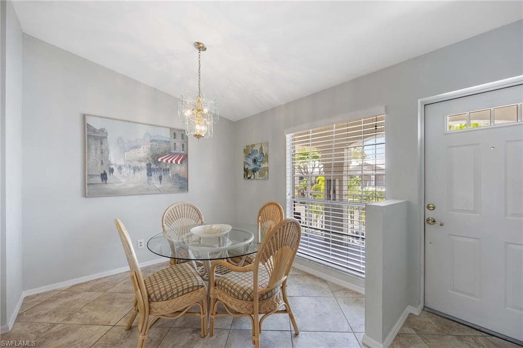 822 Gulf Pavillion DR # 202, NAPLES FL 34108-10