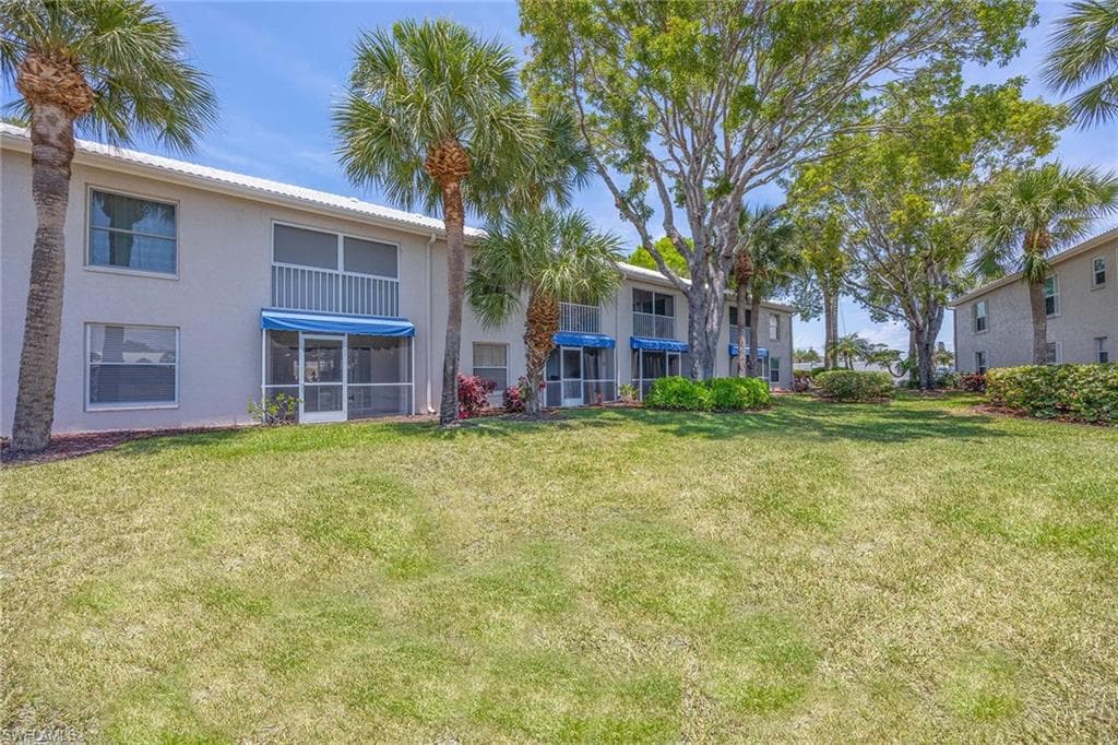 822 Gulf Pavillion DR # 202, NAPLES FL 34108-20