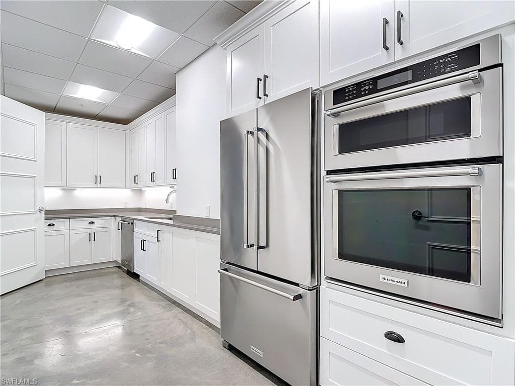 1125 Central AVE # 462, NAPLES FL 34102-45