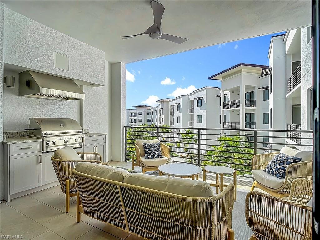 1125 Central AVE # 462, NAPLES FL 34102-27