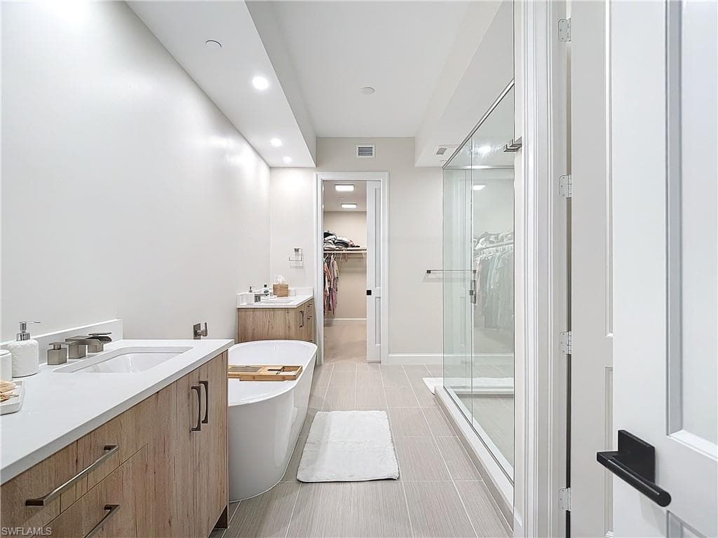 1125 Central AVE # 462, NAPLES FL 34102-18