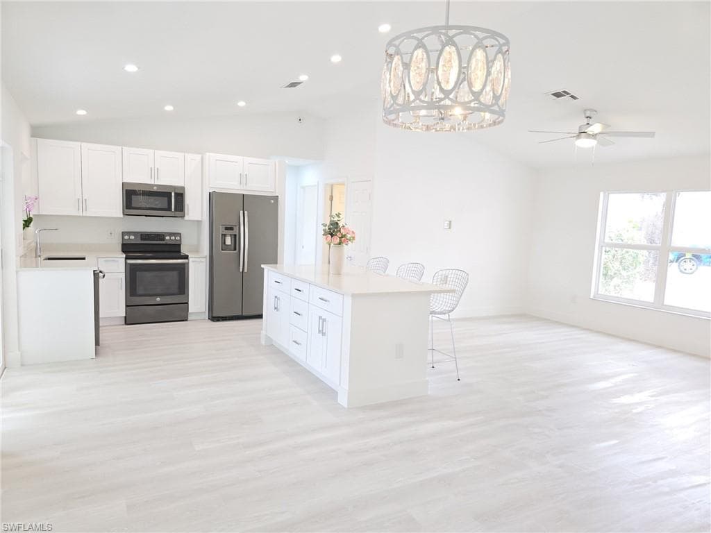 687 Grove DR, NAPLES FL 34120-6