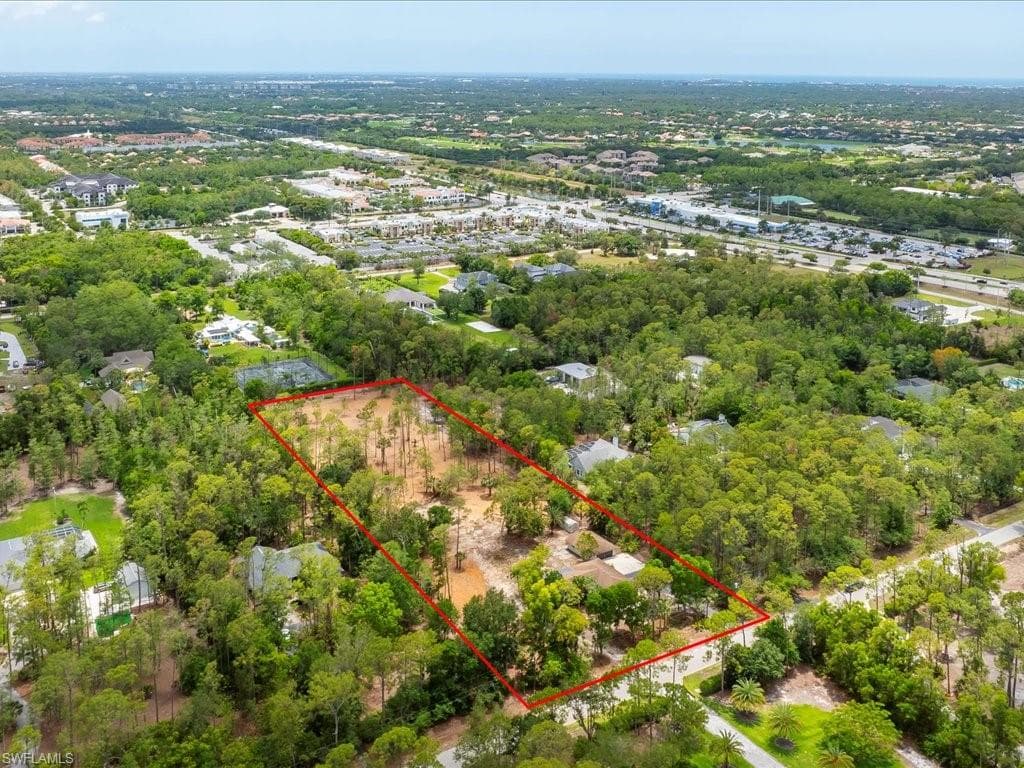 6940 Bottlebrush LN, NAPLES FL 34109-8