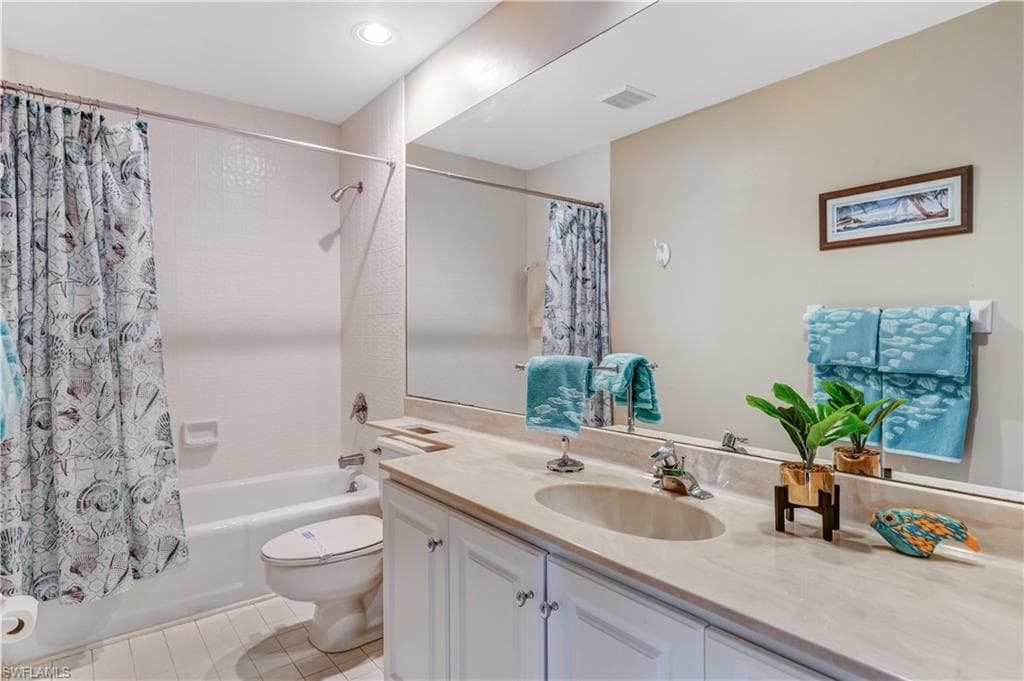 17060 Marina Cove LN, FORT MYERS FL 33908-16