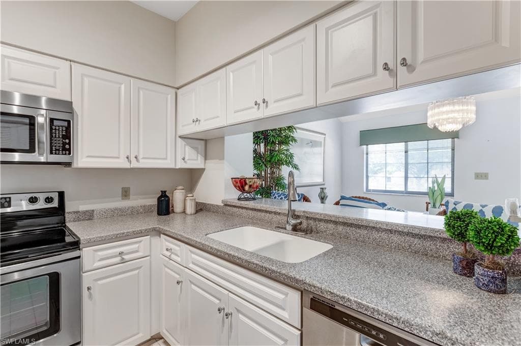 17060 Marina Cove LN, FORT MYERS FL 33908-9