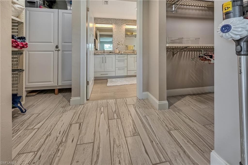 1540 Curlew AVE, NAPLES FL 34102-11