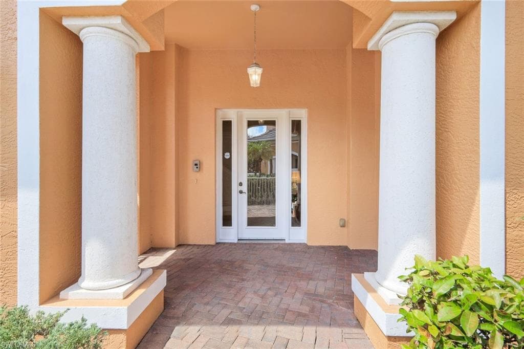 4815 Aston Gardens WAY # B202, NAPLES FL 34109-4