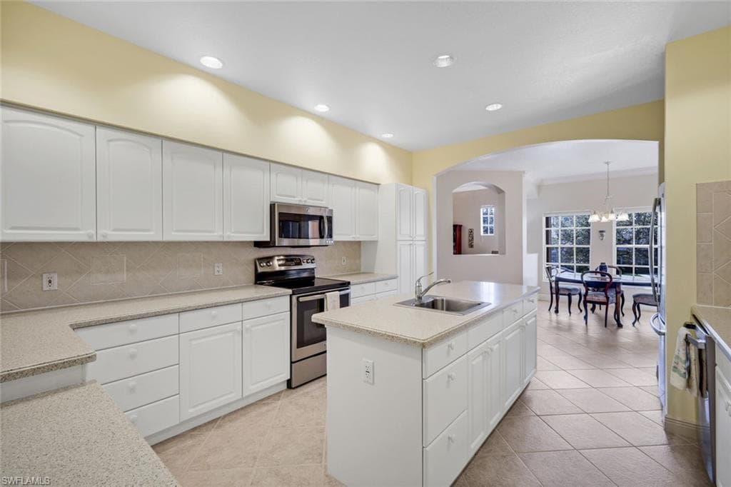 4815 Aston Gardens WAY # B202, NAPLES FL 34109-8