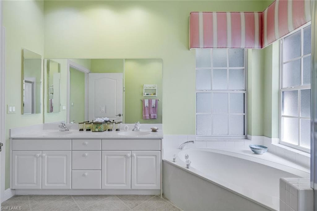 4815 Aston Gardens WAY # B202, NAPLES FL 34109-17