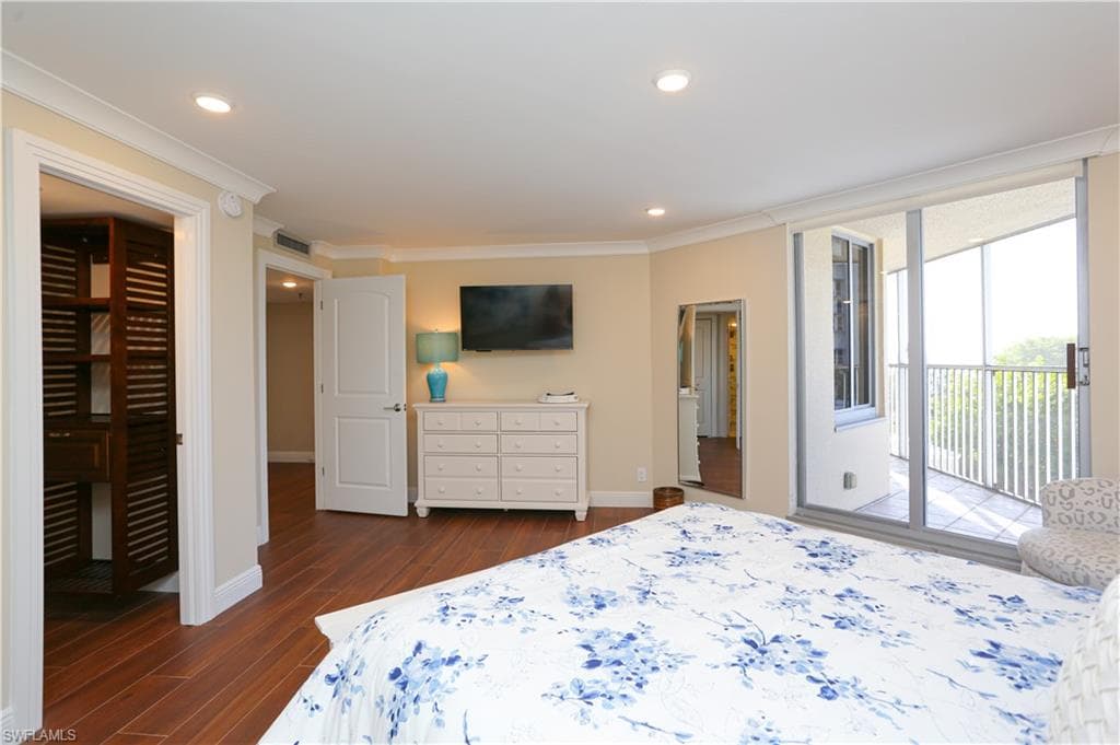 4041 Gulf Shore BLVD N # 305, NAPLES FL 34103-15