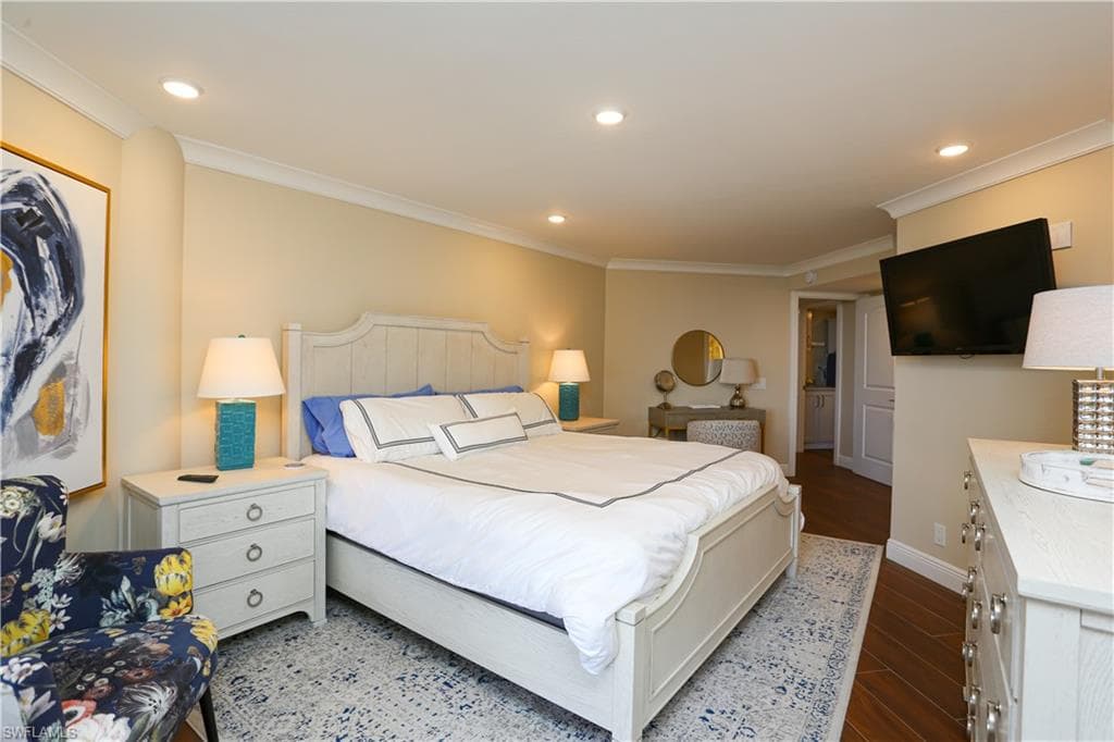 4041 Gulf Shore BLVD N # 305, NAPLES FL 34103-19
