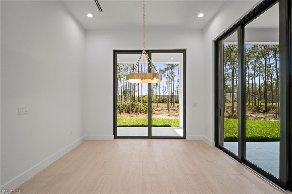 25400 Divot DR, BONITA SPRINGS FL 34135-12