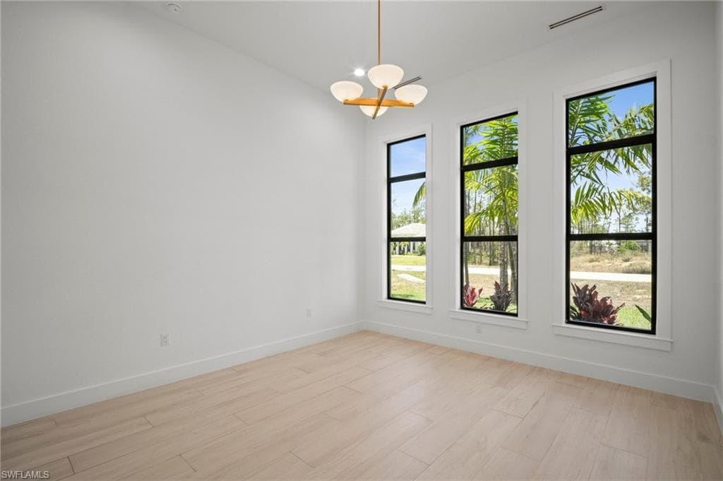 25400 Divot DR, BONITA SPRINGS FL 34135-25