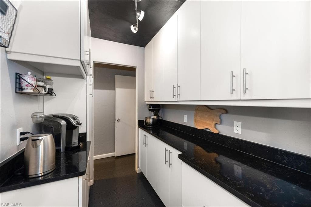 15261 Shamrock DR, FORT MYERS FL 33912-16