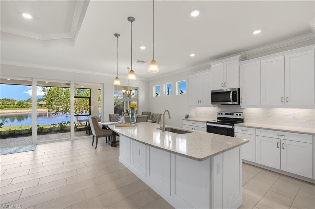 309 Spiaggio CT, NAPLES FL 34114-5