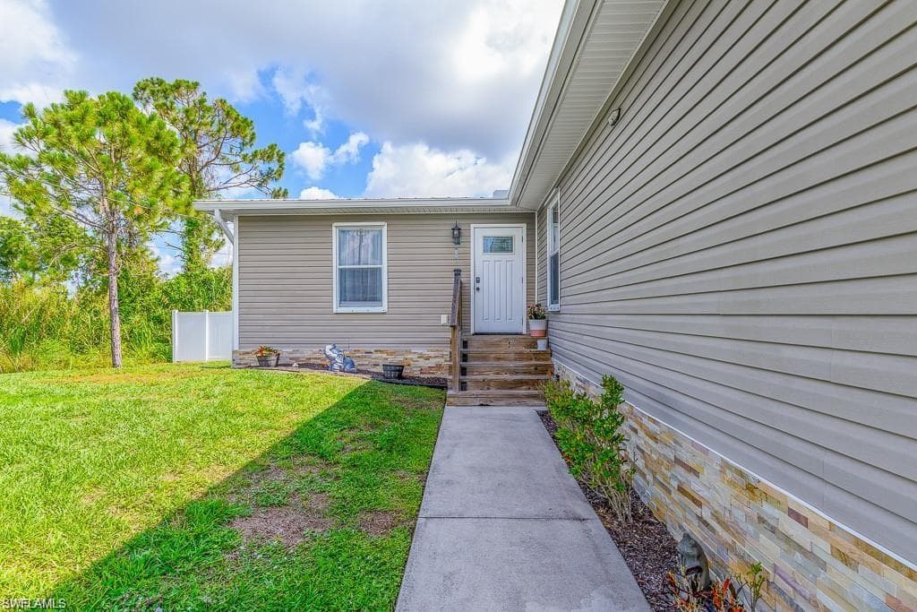 2916 9th ST SW, LEHIGH ACRES FL 33976-17