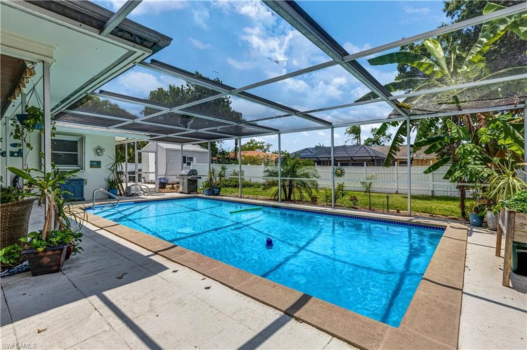 5692 Eichen CIR W, FORT MYERS FL 33919-22
