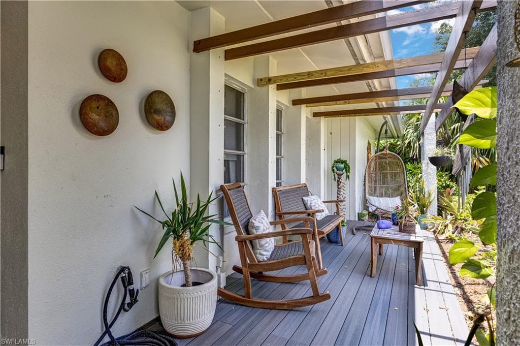 5692 Eichen CIR W, FORT MYERS FL 33919-11