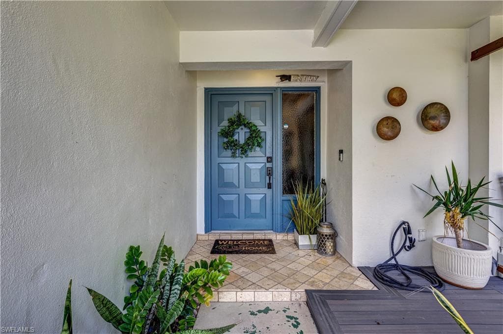 5692 Eichen CIR W, FORT MYERS FL 33919-2