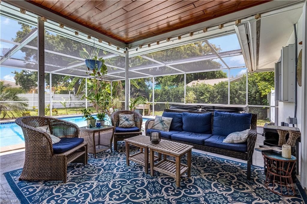 5692 Eichen CIR W, FORT MYERS FL 33919-14