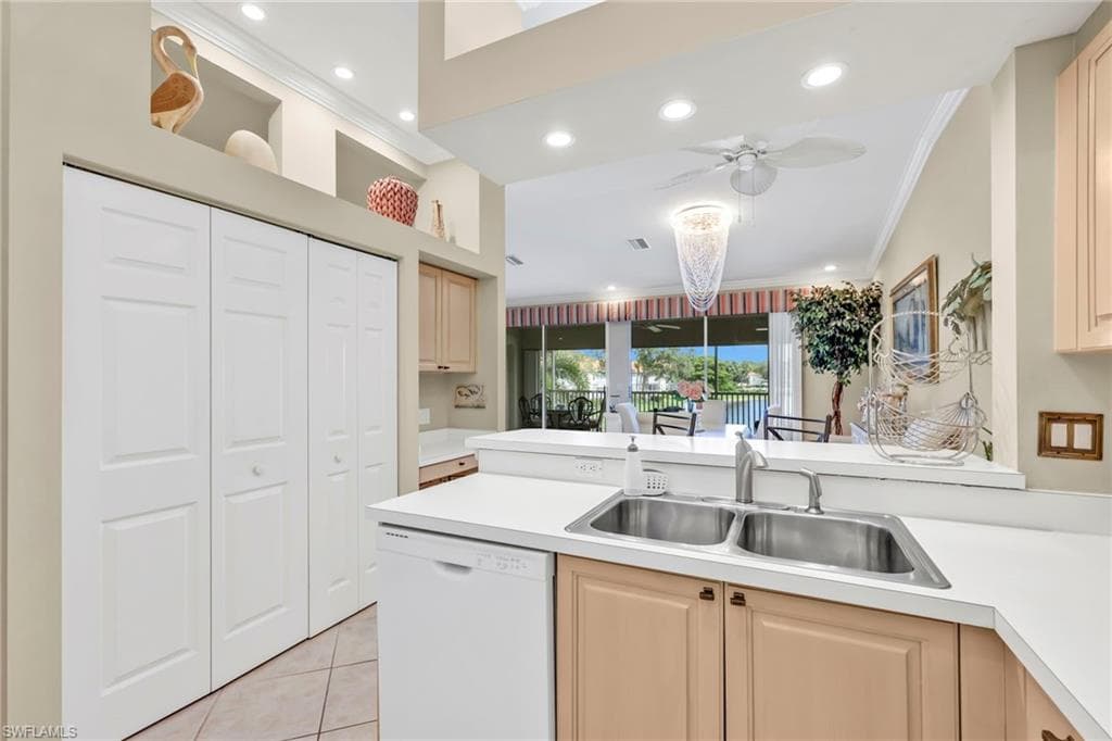 2476 Orchid Bay DR # W201, NAPLES FL 34109-10