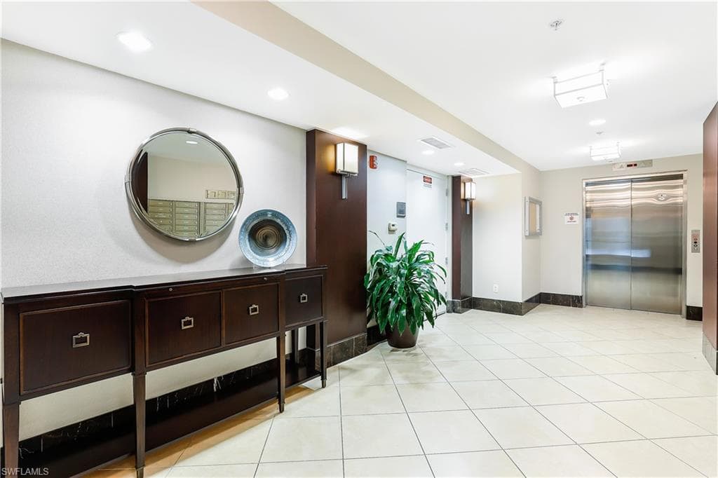 9123 Strada PL # 7306, NAPLES FL 34108-12