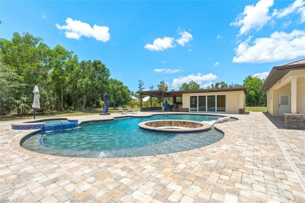 15860 Glendale LN, FORT MYERS FL 33912-1