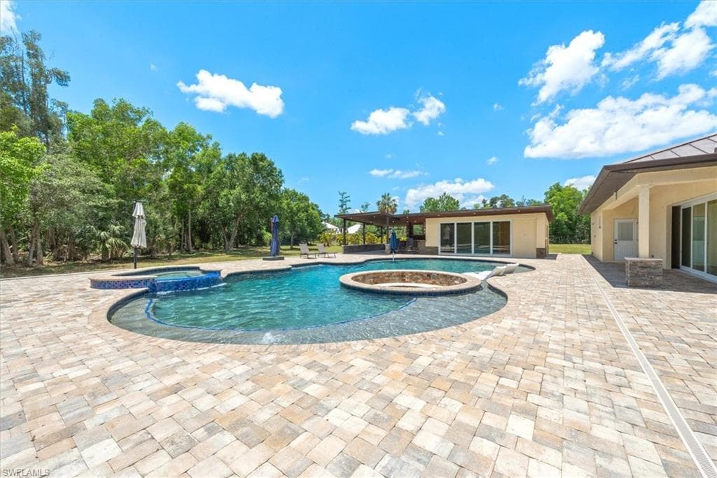 15860 Glendale LN, FORT MYERS FL 33912-37