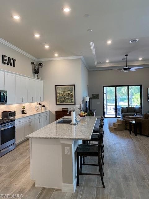 7253 Wilton DR, NAPLES FL 34109-21