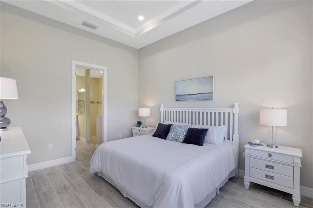 7253 Wilton DR, NAPLES FL 34109-13