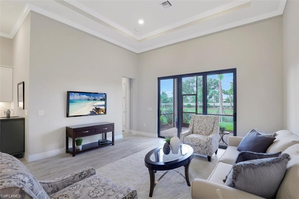 7253 Wilton DR, NAPLES FL 34109-17