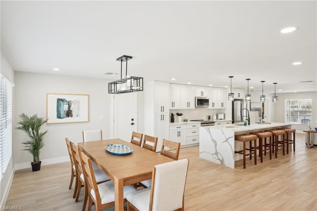 18195 Cutlass DR, FORT MYERS BEACH FL 33931-8