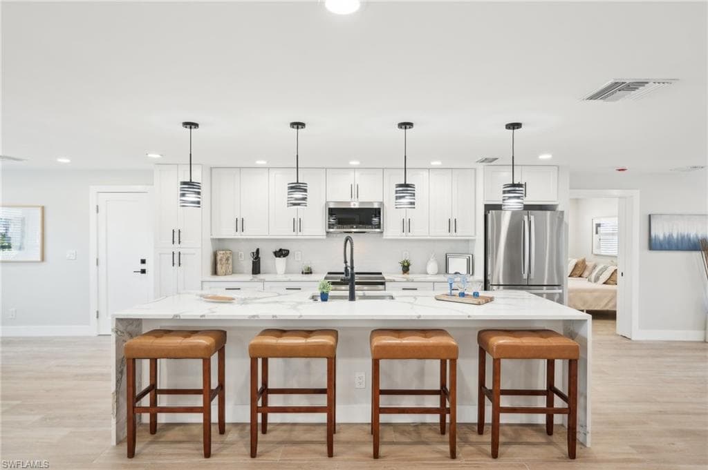 18195 Cutlass DR, FORT MYERS BEACH FL 33931-9