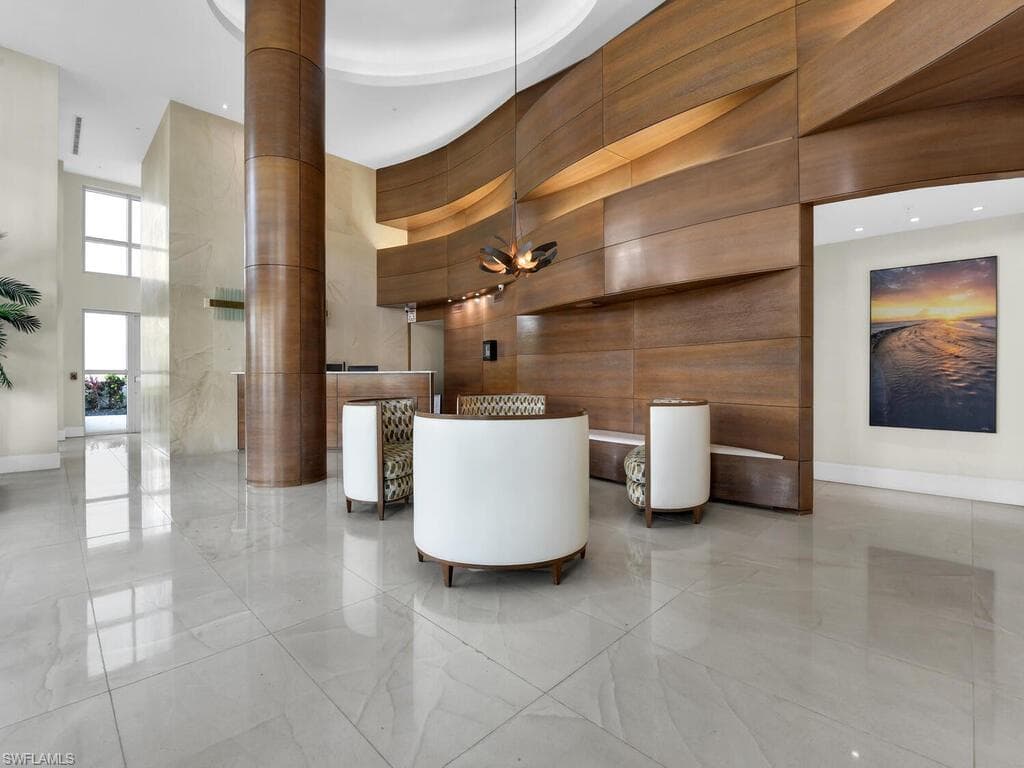 3000 Oasis Grand BLVD # 1705, FORT MYERS FL 33916-1