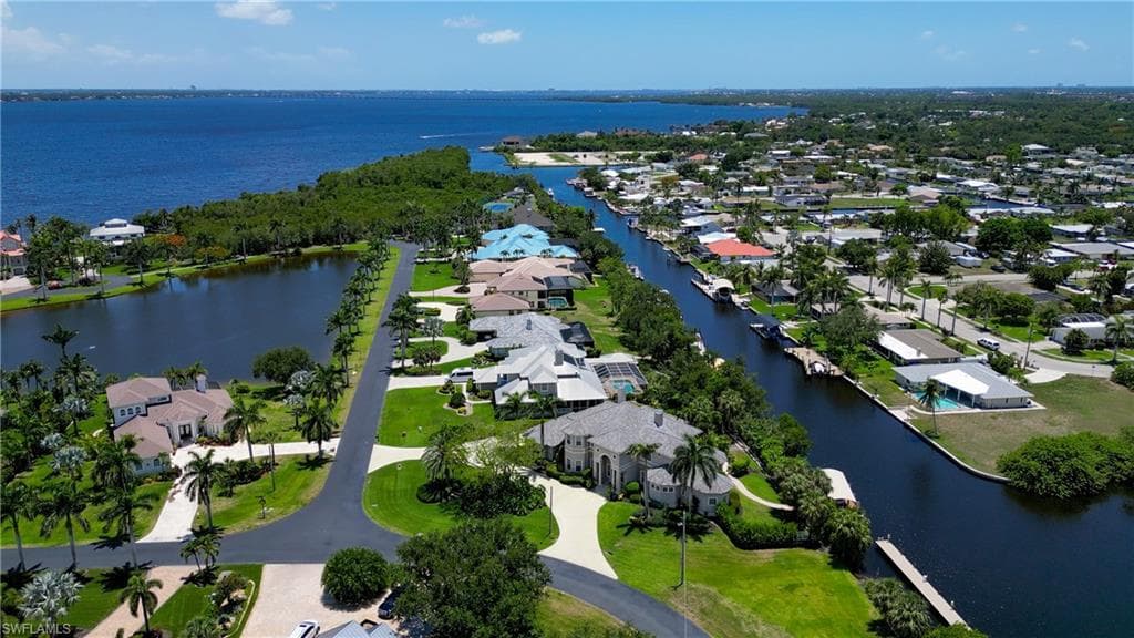 1720 Lakeview BLVD, NORTH FORT MYERS FL 33903-1