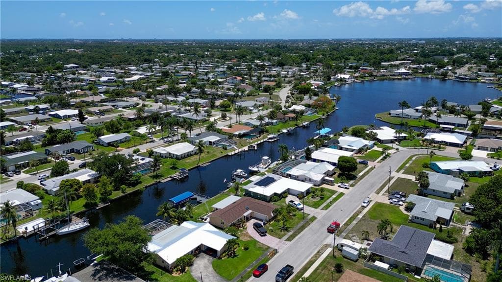 1720 Lakeview BLVD, NORTH FORT MYERS FL 33903-42